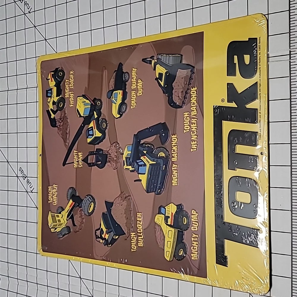 Tonka 🚚 Trucks and Heavy‎ Equipment Sign, NIP, 13 X 15 3/4 Metal Sign